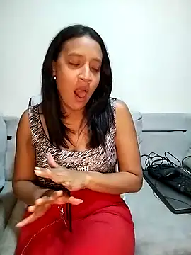 Snapshot of cami_victoria chatting on February 2025 03:03:01 AM cami victoria online show from February 2025 03:03:01 AM