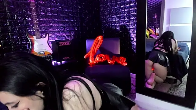 Snapshot of Calliope_dark chatting on February 2025 06:16:01 PM Calliope dark online show from February 2025 06:16:01 PM