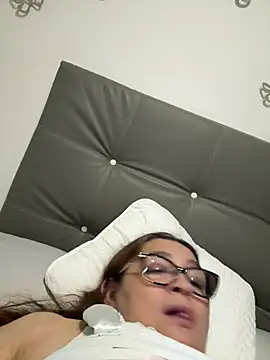 Snapshot of AntonellaAlondra4 chatting on June 2026 04:16:02 AM AntonellaAlondra4 online show from June 2026 04:16:02 AM