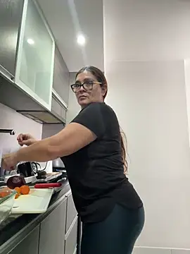 Snapshot of AntonellaAlondra4 chatting on June 2026 07:28:01 PM AntonellaAlondra4 online show from June 2026 07:28:01 PM