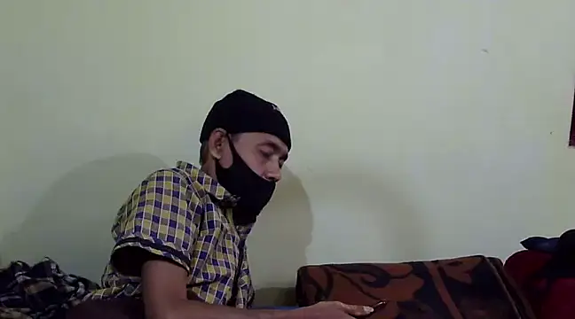 Snapshot of Pramila_Manish chatting on February 2025 01:32:01 PM Pramila Manish online show from February 2025 01:32:01 PM