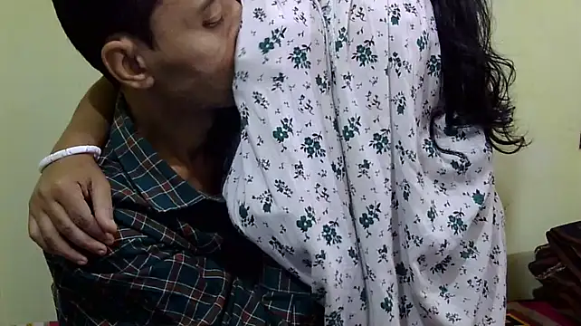 Snapshot of Pramila_Manish chatting on November 2025 02:43:02 PM Pramila Manish online show from November 2025 02:43:02 PM