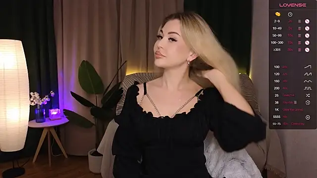 AdeleRoberts online show from January 2025 12:27:02 PM