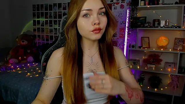 Snapshot of AkiraKatsu chatting on October 2025 12:37:02 PM AkiraKatsu online show from October 2025 12:37:02 PM