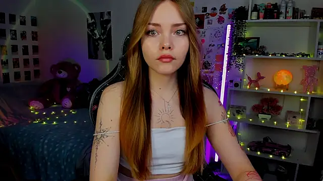 Snapshot of AkiraKatsu chatting on November 2025 11:32:02 AM AkiraKatsu online show from November 2025 11:32:02 AM