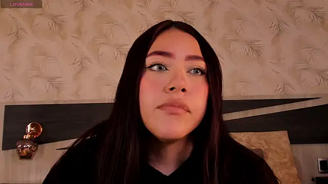 nicolle pierce online show from March 2026 01:37:01 PM