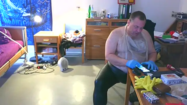 florian328 online show from February 2026 01:34:01 PM