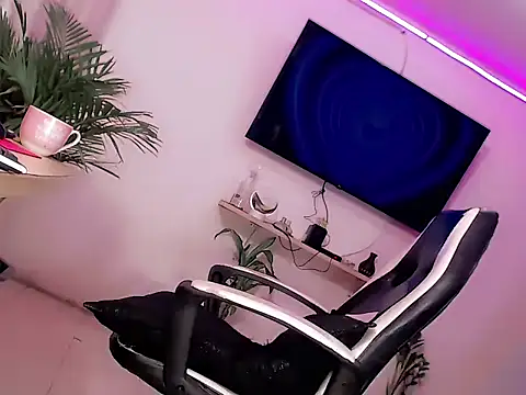 Snapshot of Venecia_Sweet chatting on September 2025 12:47:01 AM Venecia Sweet online show from September 2025 12:47:01 AM