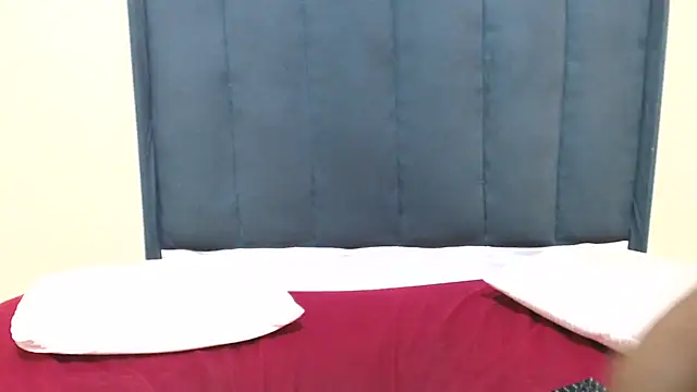 Snapshot of kittykhloe22 chatting on March 2025 06:16:01 AM kittykhloe22 online show from March 2025 06:16:01 AM