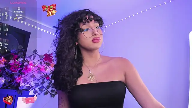 Snapshot of Heka_Prudence chatting on December 2024 03:06:01 AM Heka Prudence online show from December 2024 03:06:01 AM