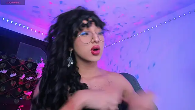 Snapshot of Heka_Prudence chatting on January 2025 03:05:02 AM Heka Prudence online show from January 2025 03:05:02 AM