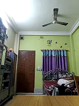 Snapshot of Royalgirl667 chatting on December 2024 06:04:02 PM Royalgirl667 online show from December 2024 06:04:02 PM