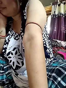 Snapshot of Royalgirl667 chatting on December 2024 05:39:02 AM Royalgirl667 online show from December 2024 05:39:02 AM