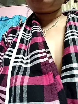 Snapshot of Royalgirl667 chatting on December 2024 01:59:02 AM Royalgirl667 online show from December 2024 01:59:02 AM