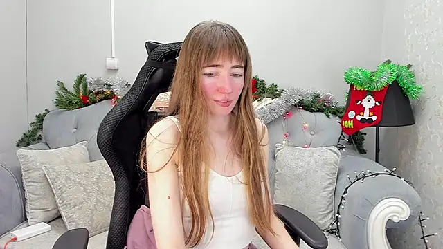 Snapshot of MillicentFarrell chatting on December 2024 02:07:01 PM MillicentFarrell online show from December 2024 02:07:01 PM