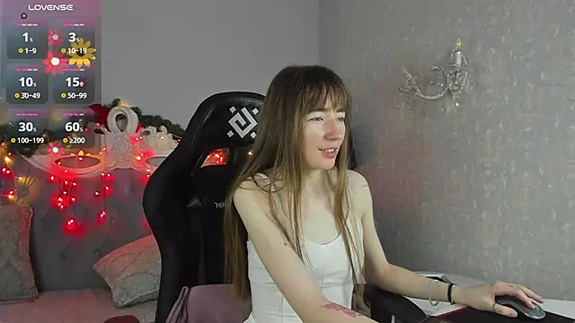 Snapshot of MillicentFarrell chatting on January 2025 08:34:02 AM MillicentFarrell online show from January 2025 08:34:02 AM