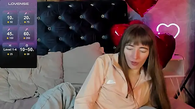 Snapshot of MillicentFarrell chatting on February 2025 02:48:02 AM MillicentFarrell online show from February 2025 02:48:02 AM