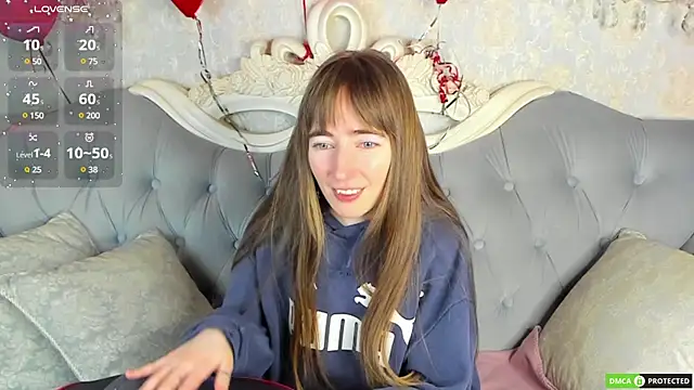 Snapshot of MillicentFarrell chatting on February 2025 03:39:02 AM MillicentFarrell online show from February 2025 03:39:02 AM