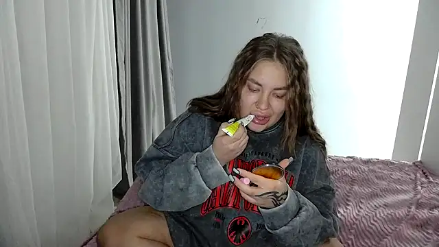 96CHloe96 online show from December 2024 06:21:01 PM