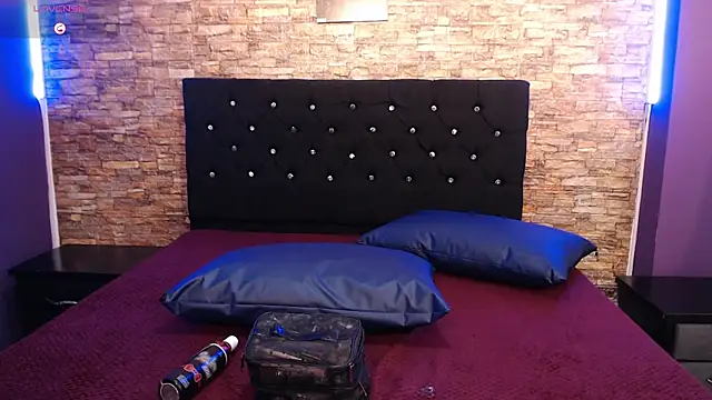 Snapshot of miacarperr1 chatting on December 2024 11:34:02 PM miacarperr1 online show from December 2024 11:34:02 PM