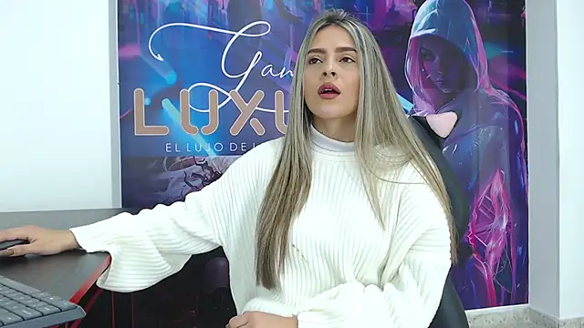 Snapshot of miacarperr1 chatting on February 2025 08:53:01 PM miacarperr1 online show from February 2025 08:53:01 PM