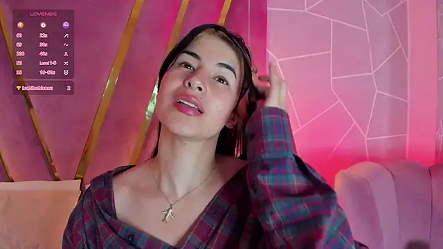 Snapshot of Nina_Harper chatting on December 2024 03:33:02 PM Nina Harper online show from December 2024 03:33:02 PM