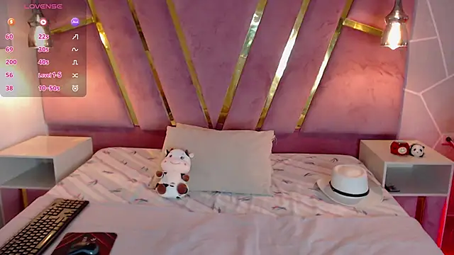 Snapshot of Nina_Harper chatting on December 2024 12:16:02 PM Nina Harper online show from December 2024 12:16:02 PM