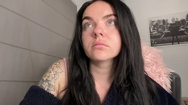 yorkshiregal online show from December 2024 04:14:01 AM