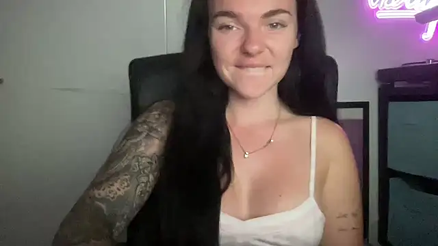 yorkshiregal online show from September 2025 06:47:02 AM