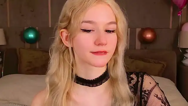 Snapshot of NaomiLoys chatting on February 2025 03:09:02 AM NaomiLoys online show from February 2025 03:09:02 AM