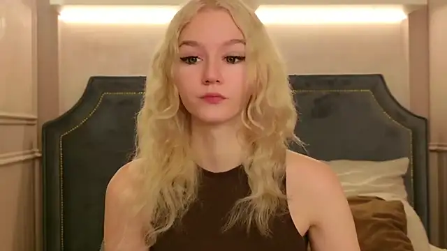 Snapshot of NaomiLoys chatting on September 2025 10:49:02 AM NaomiLoys online show from September 2025 10:49:02 AM