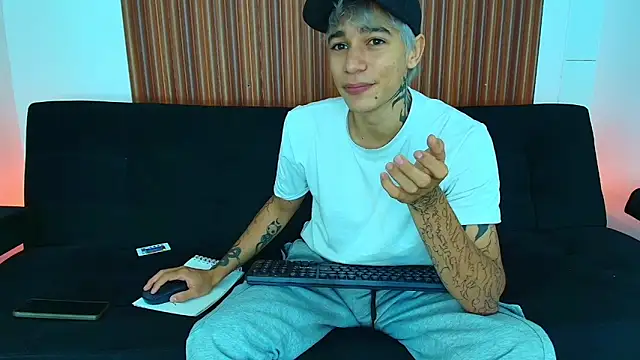 Zacktk7 online show from February 2025 11:00:02 PM