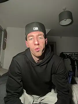 Snapshot of MikesWood21 chatting on December 2024 03:07:01 AM MikesWood21 online show from December 2024 03:07:01 AM