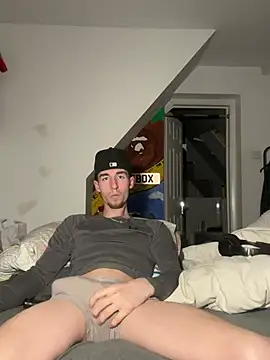 Snapshot of MikesWood21 chatting on January 2025 02:40:01 AM MikesWood21 online show from January 2025 02:40:01 AM