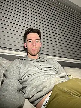 Snapshot of MikesWood21 chatting on February 2025 12:32:01 AM MikesWood21 online show from February 2025 12:32:01 AM