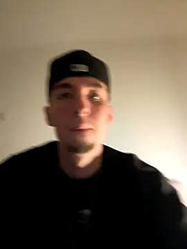 Snapshot of MikesWood21 chatting on October 2025 12:00:02 AM MikesWood21 online show from October 2025 12:00:02 AM