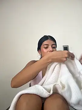 Snapshot of Baby_Niels chatting on December 2025 04:34:01 PM Baby Niels online show from December 2025 04:34:01 PM