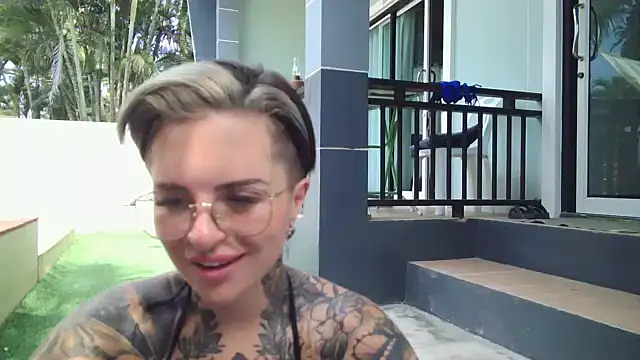 Snapshot of Alexandersonxo chatting on January 2025 06:09:01 AM Alexandersonxo online show from January 2025 06:09:01 AM