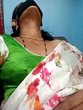 Snapshot of sweet-mahi chatting on December 2024 06:28:01 PM sweet-mahi online show from December 2024 06:28:01 PM