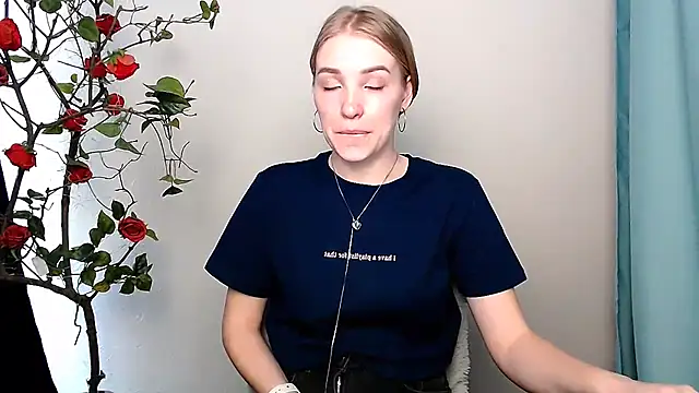 Queen ofLove online show from March 2026 11:46:02 AM