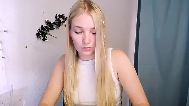 Queen ofLove online show from June 2026 08:05:02 AM