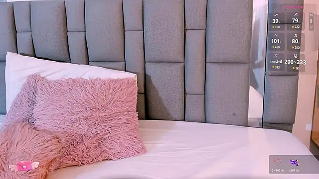 vivianne scott online show from October 2025 12:01:02 PM