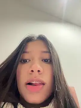 Snapshot of Lolitacooper chatting on February 2025 10:32:01 PM Lolitacooper online show from February 2025 10:32:01 PM