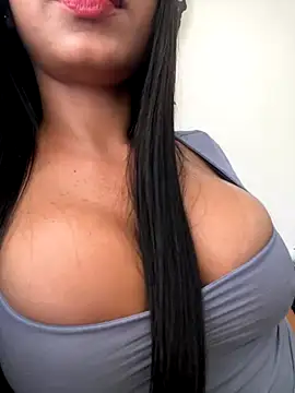 Snapshot of Lolitacooper chatting on October 2025 09:03:02 PM Lolitacooper online show from October 2025 09:03:02 PM