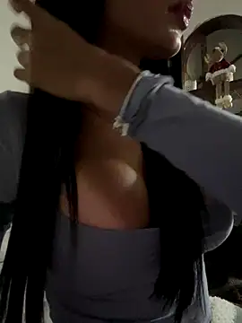 Snapshot of Lolitacooper chatting on December 2025 01:35:02 AM Lolitacooper online show from December 2025 01:35:02 AM