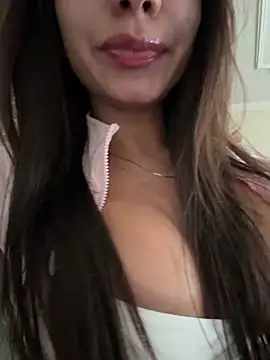 Snapshot of Lolitacooper chatting on April 2026 08:57:02 PM Lolitacooper online show from April 2026 08:57:02 PM