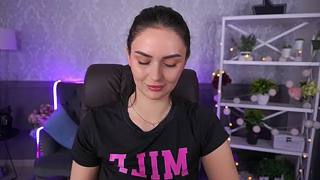 Snapshot of MilashaLovely chatting on October 2025 07:23:01 AM MilashaLovely online show from October 2025 07:23:01 AM