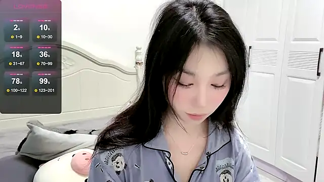 Snapshot of MMiao-66u chatting on January 2025 09:03:01 AM MMiao-66u online show from January 2025 09:03:01 AM