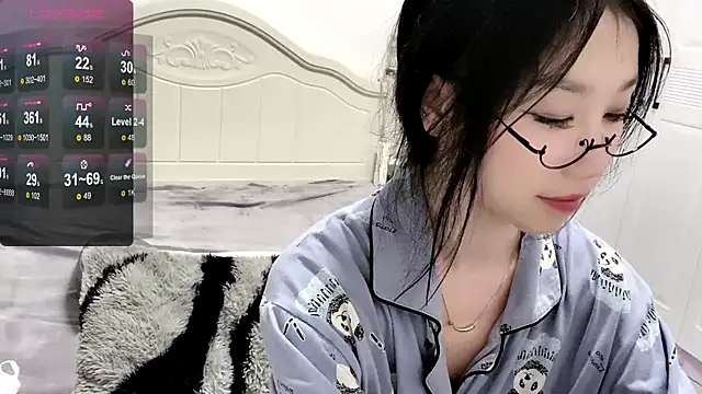 Snapshot of MMiao-66u chatting on February 2025 09:08:02 PM MMiao-66u online show from February 2025 09:08:02 PM