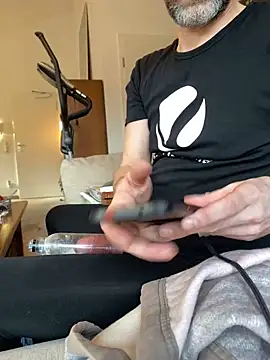 Snapshot of Gilgamesch1704 chatting on January 2025 02:53:01 PM Gilgamesch1704 online show from January 2025 02:53:01 PM